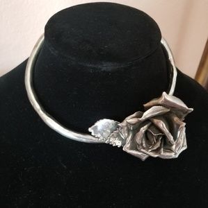 Amazing!!! Silver Leaf Rose Choker Necklace